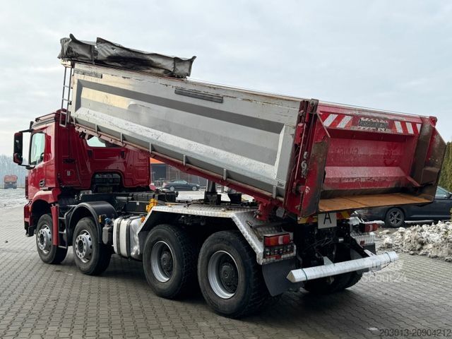 Camion-benne tricar MERCEDES-BENZ Arocs 3243 8x4 Kipper Schwarzmuller Bordmatik