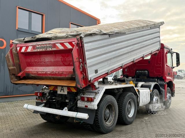 Camion-benne tricar MERCEDES-BENZ Arocs 3243 8x4 Kipper Schwarzmuller Bordmatik