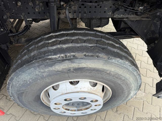 Camión volquete trilateral MERCEDES-BENZ Arocs 3243 8x4 Kipper Schwarzmuller Bordmatik