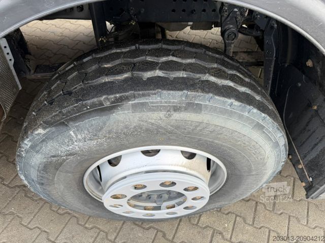 Camión volquete trilateral MERCEDES-BENZ Arocs 3243 8x4 Kipper Schwarzmuller Bordmatik