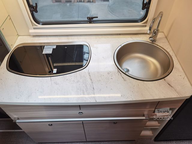 Alkove-camper EURAMOBIL ACTIVA ONE 690 HB / 180PS-40H MAXI/ PANORAMADACH