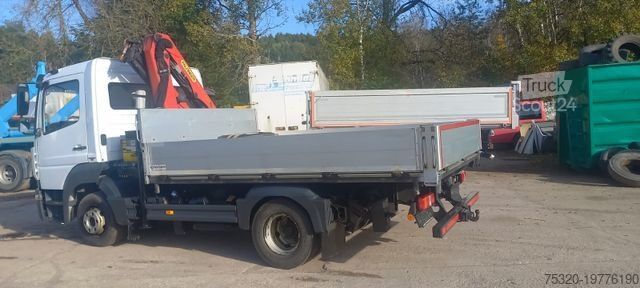 Furgone pick-up MERCEDES-BENZ 923 Pritsche Kran
