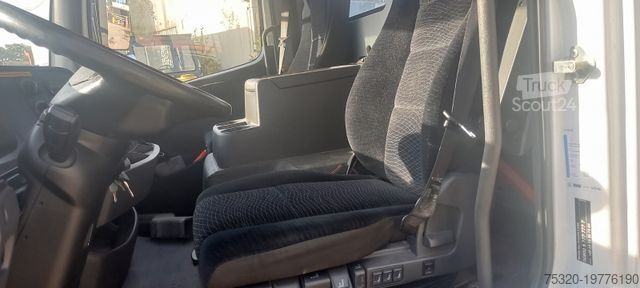 Furgone pick-up MERCEDES-BENZ 923 Pritsche Kran