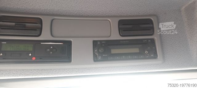 Furgone pick-up MERCEDES-BENZ 923 Pritsche Kran
