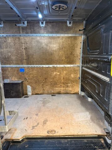 Fourgon tôlé VOLKSWAGEN Crafter Kasten L2-H2 Klima Tempomat R-CAM AHK