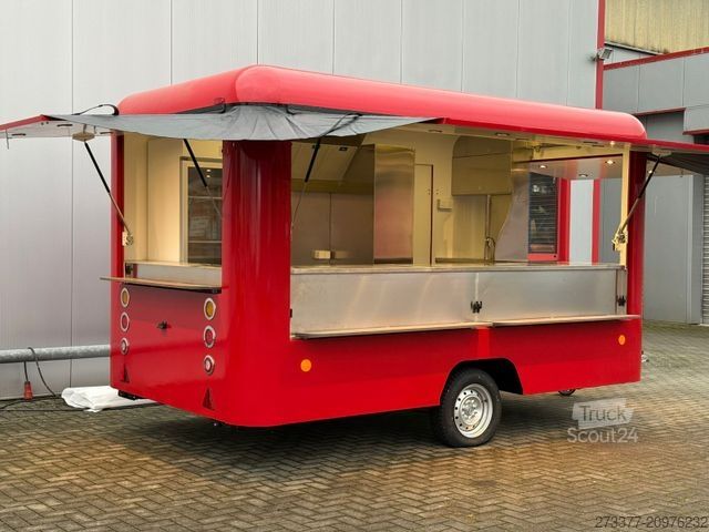 Myyntitraileri  Delistar Imbiss Foodtruck