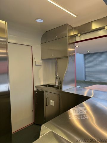 Myyntitraileri  Delistar Imbiss Foodtruck