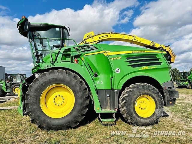 Ensileuse John Deere 8300