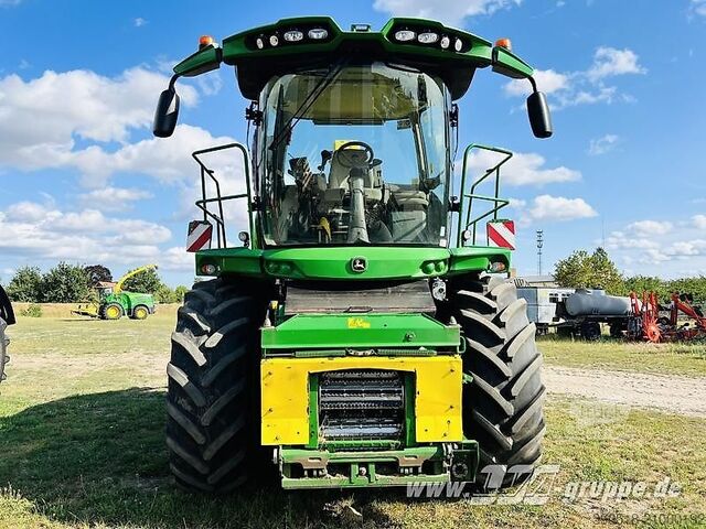 Ensileuse John Deere 8300