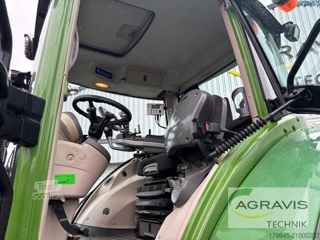 Tracteur Fendt 828 VARIO S4 Profi Plus