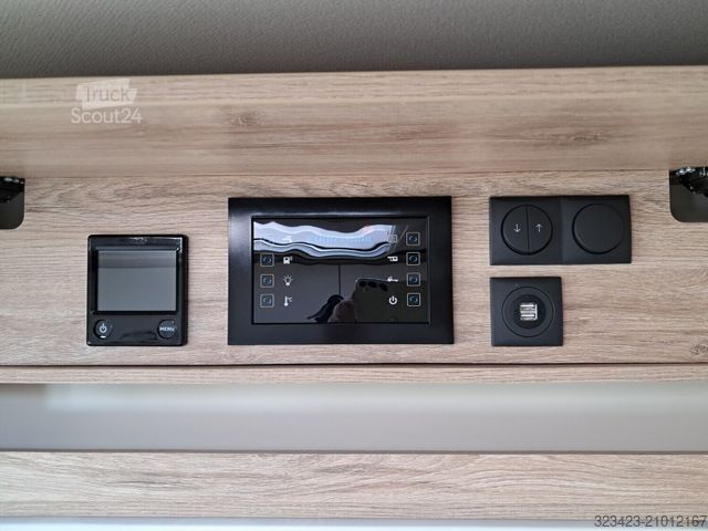 Integrerad husbil EURAMOBIL Integra Line IL 720 EF SAT, SOLAR, LUFTFEDERUNG