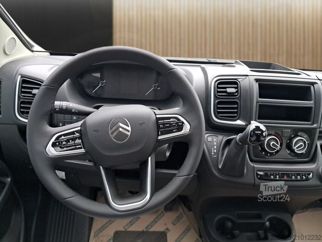 Camping-car semi-intégré SUNLIGHT Adventure V 66 Automatik, Dörr Edition, TV