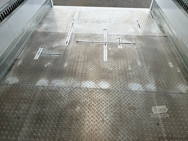 Fourgon tôlé MERCEDES-BENZ Atego 821/ isoliert mit Heizfunktion/ 3-Sitzer