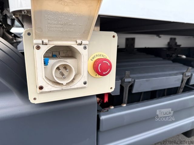 Fourgon tôlé MERCEDES-BENZ Atego 821/ isoliert mit Heizfunktion/ 3-Sitzer