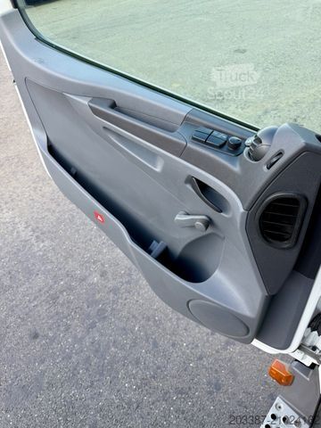 Fourgon tôlé MERCEDES-BENZ Atego 818/LBW/3-Sitz/Blatt-Blatt