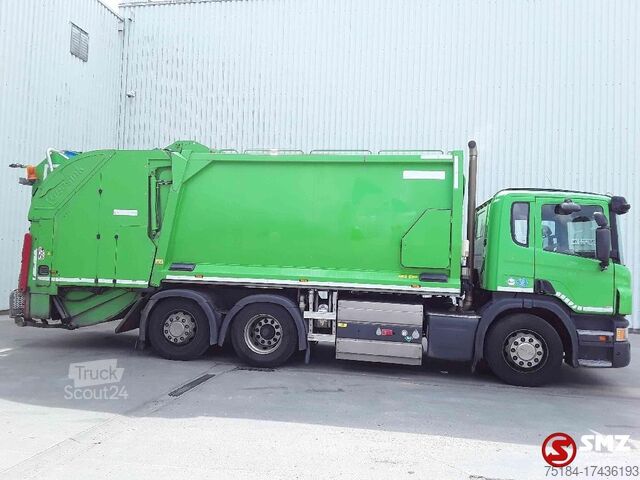 Camion d'enlèvement des ordures ménagères Scania P 310 CNG