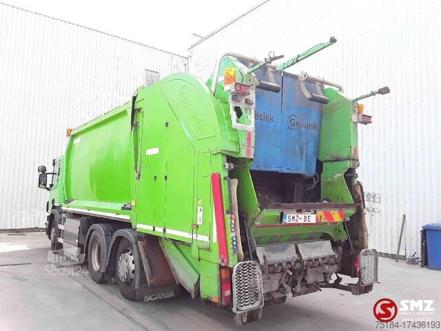 Camion d'enlèvement des ordures ménagères Scania P 310 CNG