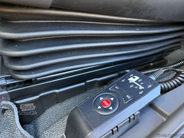 Рефрижераторный грузовик MERCEDES-BENZ ANTOS 2540 L Kühlkoffer 8,2 m LBW 2 T*CARRIER