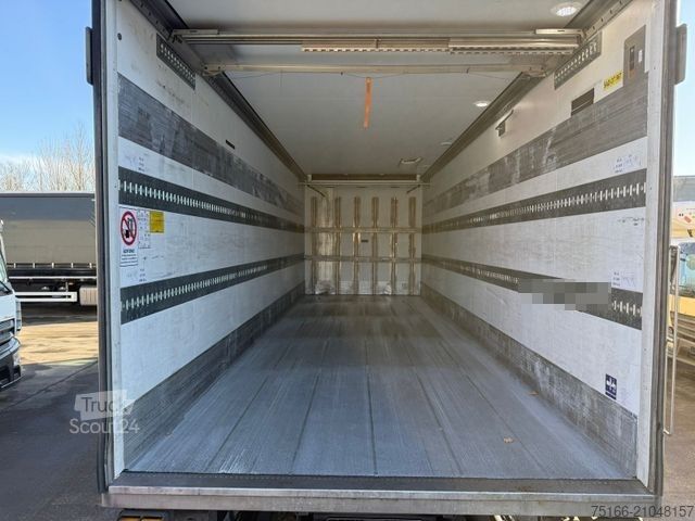 Koelwagen MERCEDES-BENZ ANTOS 2540 L Kühlkoffer 8,2 m LBW 2 T*CARRIER