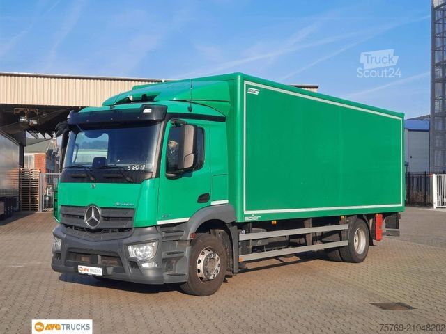 Camion caisson MERCEDES-BENZ 1827 L ACTROS Koffer 7,35 m mit Tür + LBW 2t