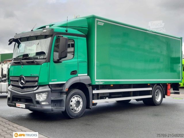 Camion caisson MERCEDES-BENZ 1827 L ACTROS Koffer 7,35 m mit Tür + LBW 2t