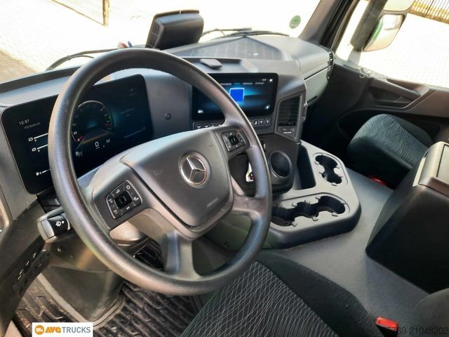 Camion caisson MERCEDES-BENZ 1827 L ACTROS Koffer 7,35 m mit Tür + LBW 2t