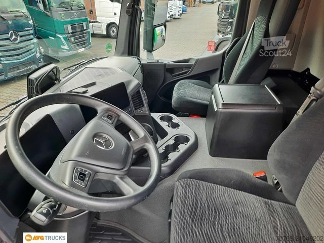 Škatlasti tovornjak MERCEDES-BENZ 1827 L ACTROS Koffer 7,35 m mit Tür + LBW 2t
