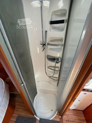 Halvintegrerad husbil GIOTTILINE W 58 Windy Queensbett/Hubbett/ras