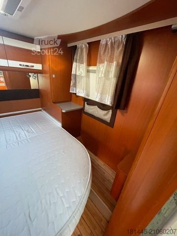 Halvintegrerad husbil GIOTTILINE W 58 Windy Queensbett/Hubbett/ras