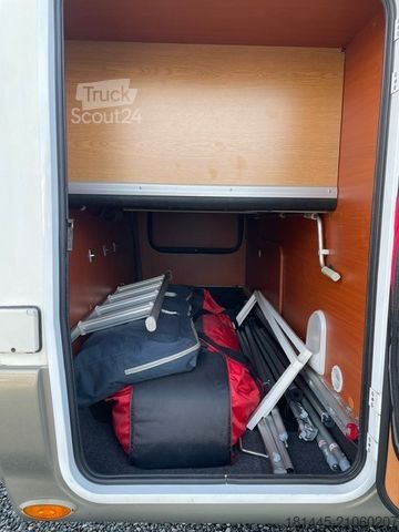 Halvintegrerad husbil GIOTTILINE W 58 Windy Queensbett/Hubbett/ras