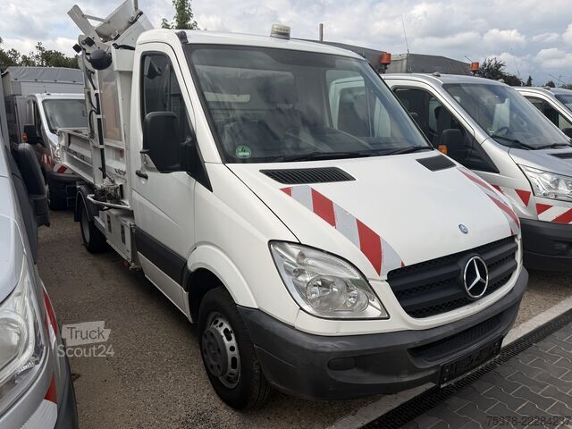 Erikoiskäyttöinen kuntajulkinen ajoneuvo Mercedes-Benz Sprinter 516 CDI Sinkkastenreiniger