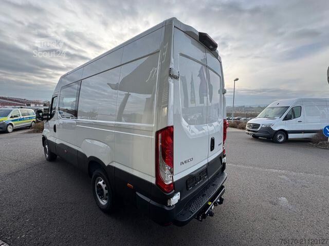 High-roof van Iveco Daily 35S16 A8 *DoKa*Automatik*AHK*R3.520mm*