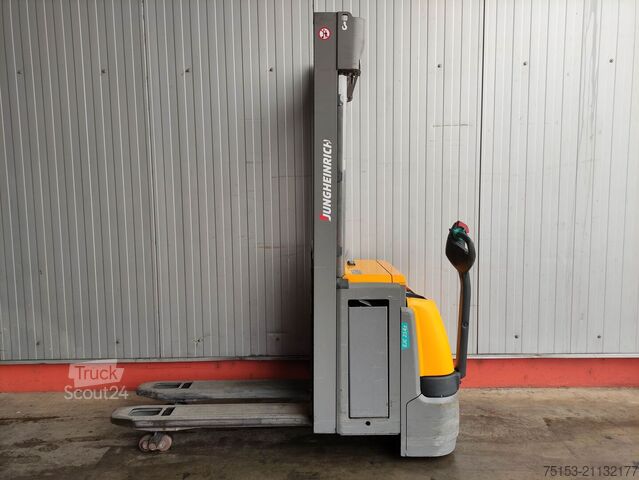 Paletové zakladače Jungheinrich EJC 214 Z
