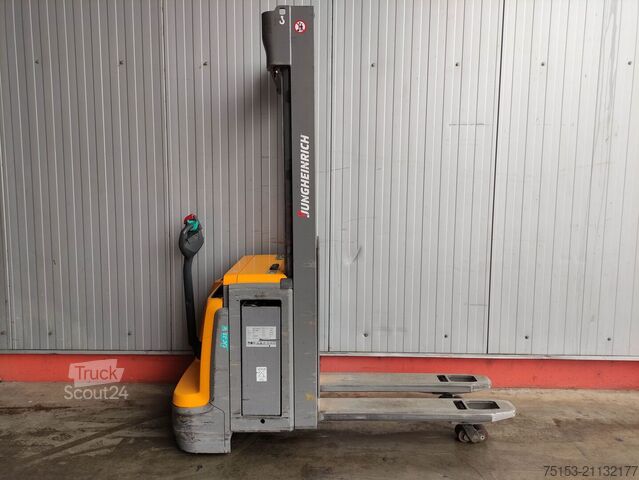 Paletové zakladače Jungheinrich EJC 214 Z