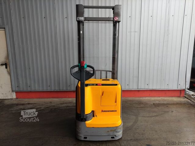 Paletové zakladače Jungheinrich EJC 214 Z