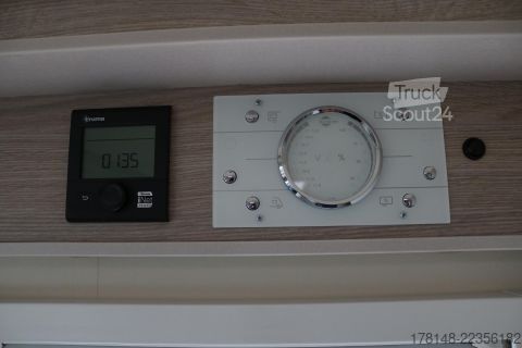 عربة التخييم/عربة سكن متنقلة Bürstner Lineo T 690 G