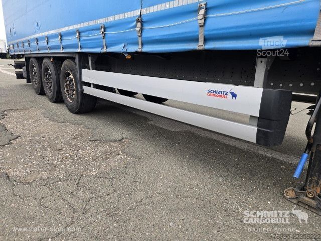 Otvorený náves s plachtou Schmitz Cargobull Semitrailer Curtainsider Standard
