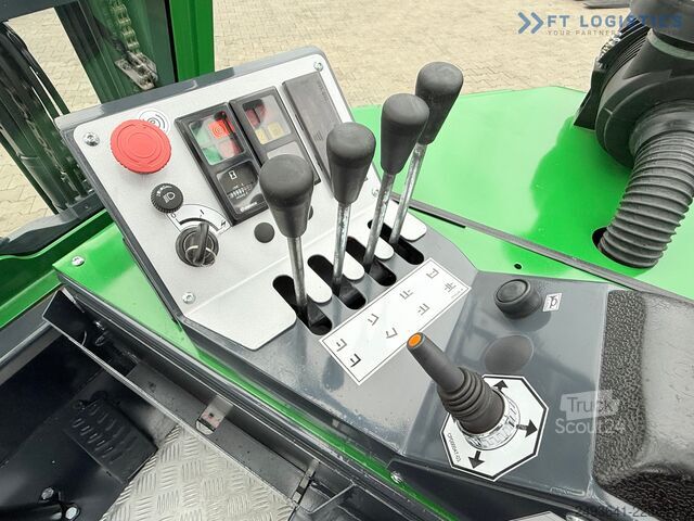 četruvirzienu iekrāvējs Combilift CB3000 / TRIPLEX 4900MM / FREE LIFT