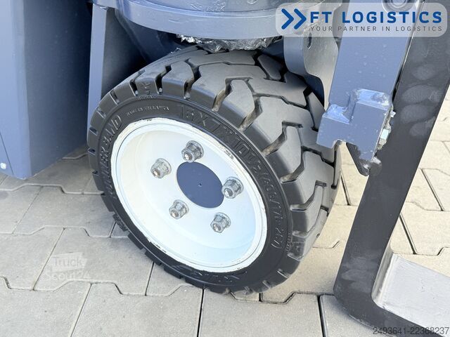 četruvirzienu iekrāvējs Combilift CB2500 GAS TRIPLEX 4900 FORK POSITIONER