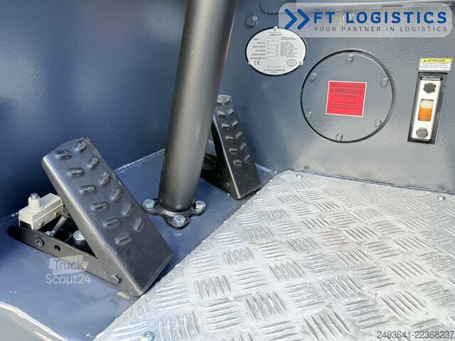 četruvirzienu iekrāvējs Combilift CB2500 GAS TRIPLEX 4900 FORK POSITIONER