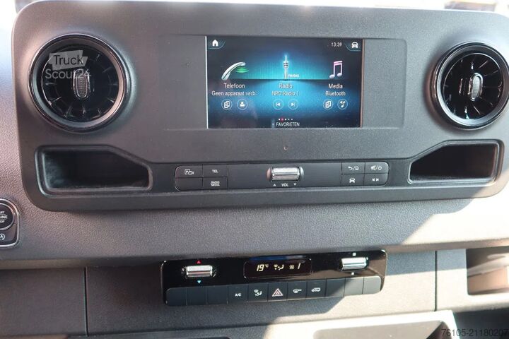 Refrigerated/freezer transport (delivery van) Mercedes-Benz Sprinter 317 Koel/Vries/Verwarmen met nachtaans...