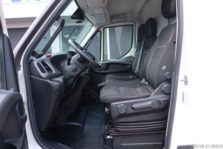 شاحنة بانل Iveco 70-C 18 Automaat L3H3  C RIJBEWIJS