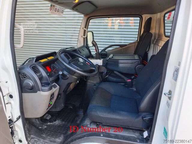  Nissan Cabstar 35.13 NT400 Multitel MS100