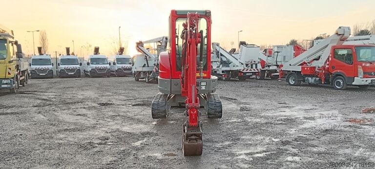 Mini-excavator Bobcat E26 - *WITH NEW OIL PUMP*