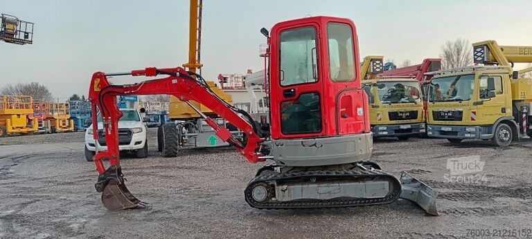 Mini-excavator Bobcat E26 - *WITH NEW OIL PUMP*