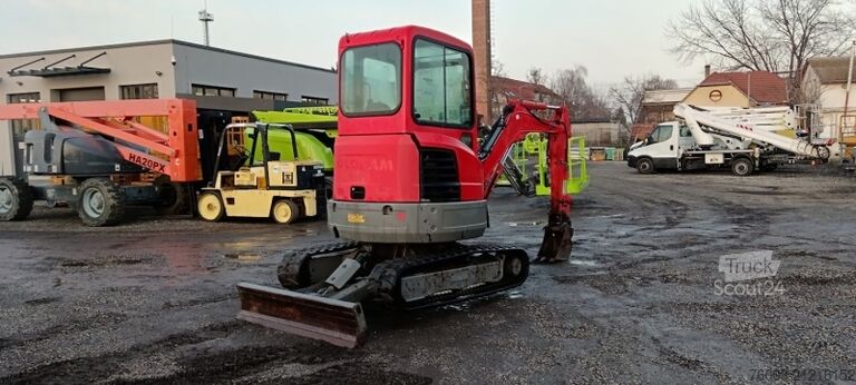 Mini-excavator Bobcat E26 - *WITH NEW OIL PUMP*