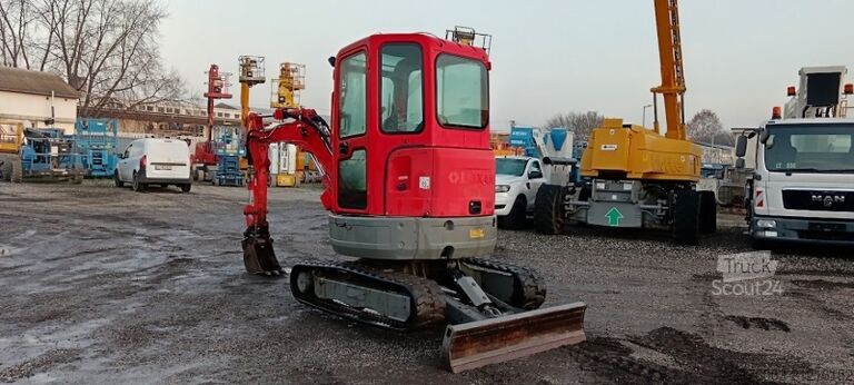 Mini-excavator Bobcat E26 - *WITH NEW OIL PUMP*