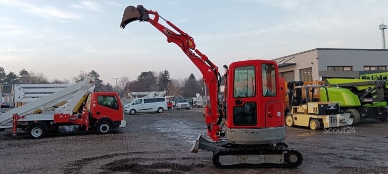 Mini-excavator Bobcat E26 - *WITH NEW OIL PUMP*