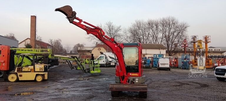 Mini-excavator Bobcat E26 - *WITH NEW OIL PUMP*