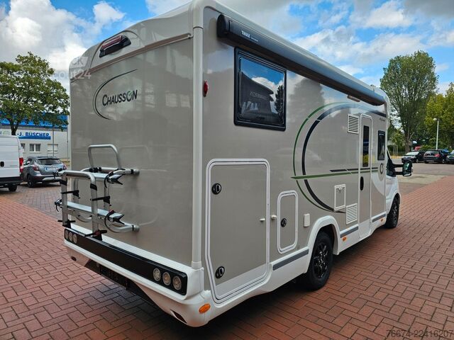 Halvintegreret autocamper CHAUSSON 777 GA Titanium Ultimate Hubbett Solar Markise